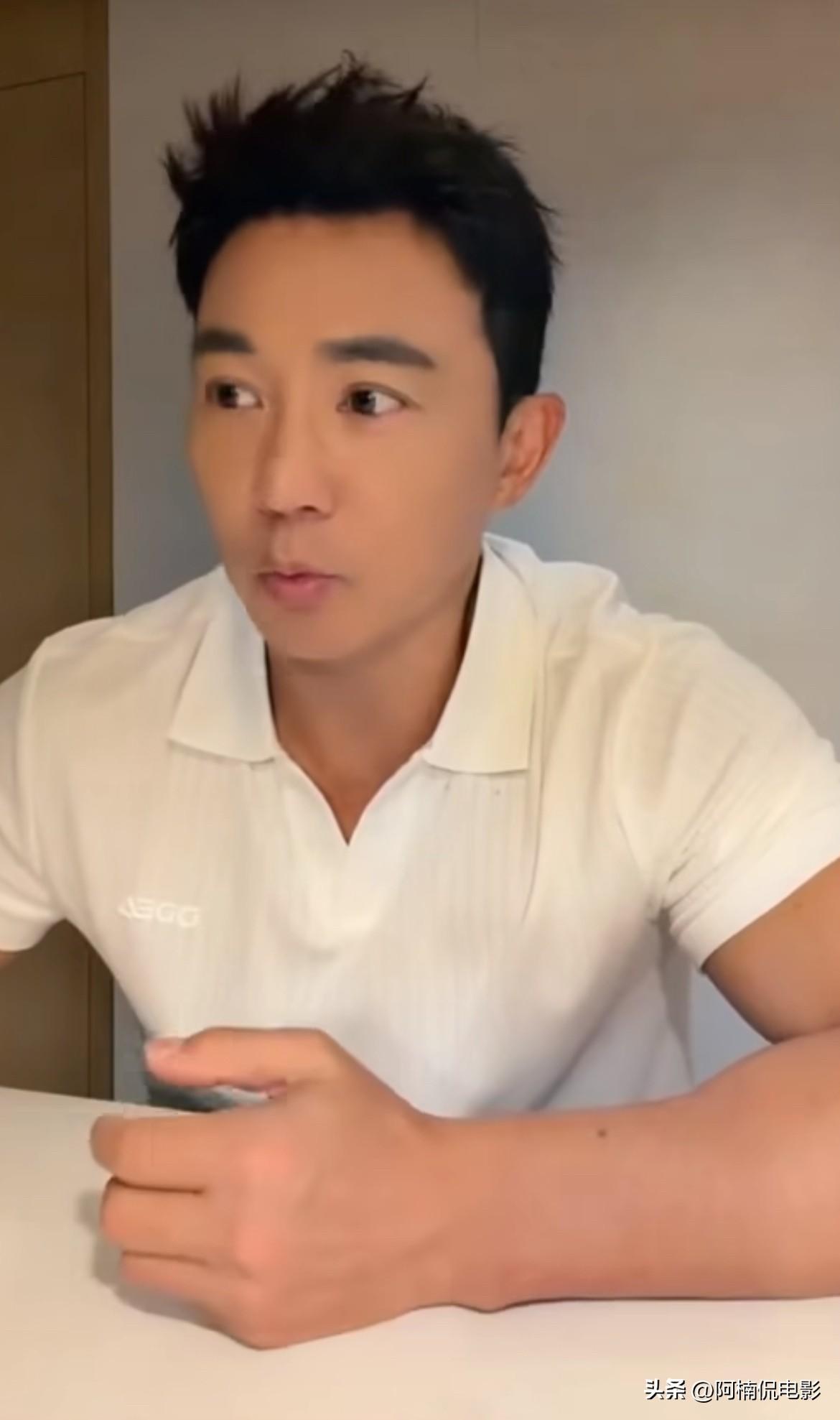刘畊宏直播透露参与披哥后多平台合计掉粉近40万，但综艺绝非掉粉元凶。当年爆火的健