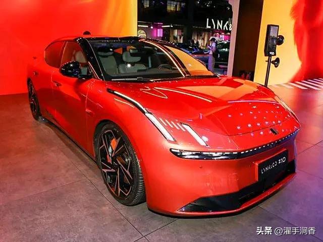 #领克Z10正式上市#
杨万里说“政入万山围子里，一山放过一山拦。”果真，刚写完
