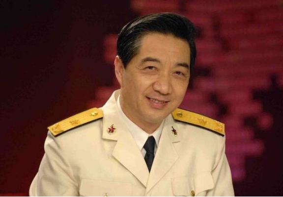 张召忠：美国就算一动不动，中国20年也追不上，中美差距那么大？对于张召忠这位军事