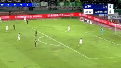 这球都不进？这球又进了！这球就差一点。浙江绿城上半场1：0暂时领先天津津门虎。
