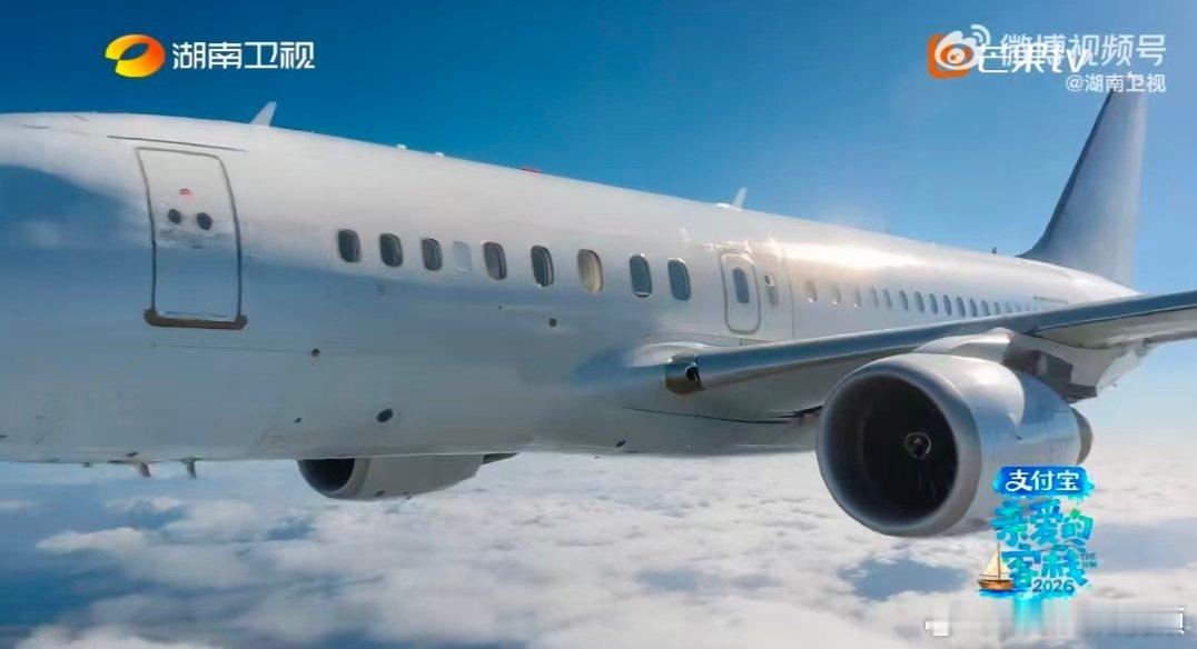 秦岚我的理想型职场搭子亲爱的客栈面对堆成小山的快递，秦岚一边带头干活一边输出情绪