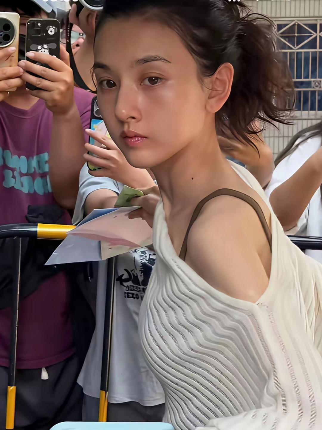 宋祖儿的素颜实拍！ 