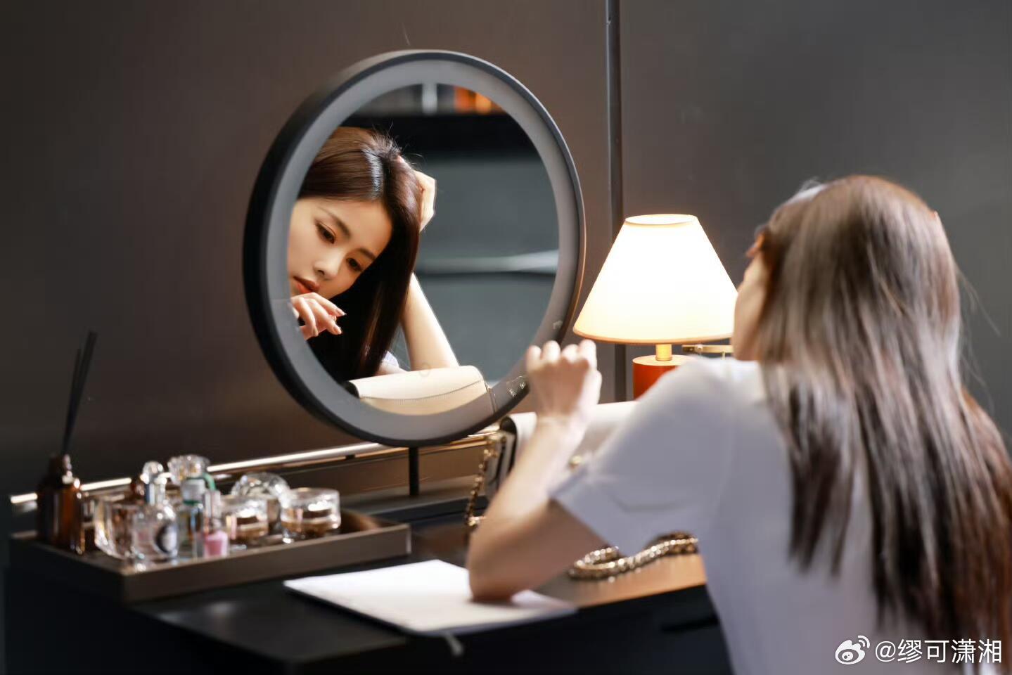 白鹿的号召力白鹿女顶水平的号召力 线下开机应援报名人数暴涨，粉丝积极奔赴现场支持