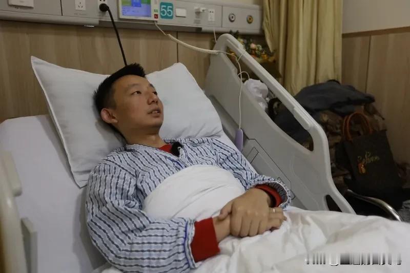 熊磊年纪轻轻就成了寡妇。
这本是挺令人同情之事。
可这女子就似一条吐着信子的毒蛇