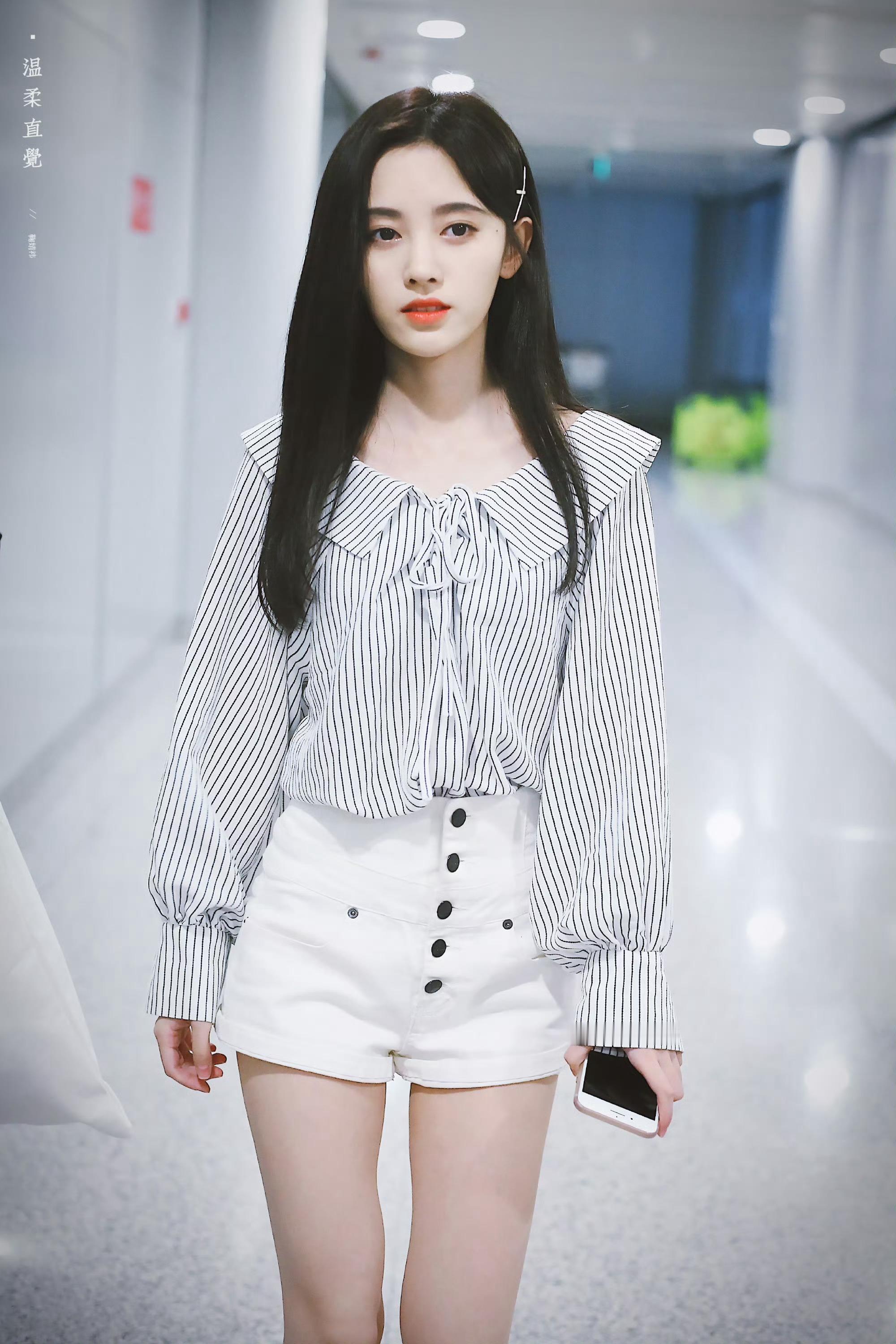 jjy鞠婧祎jjy鞠婧祎阿黛“喜欢上海不只是因为那里繁华  还因为我青春的女主角