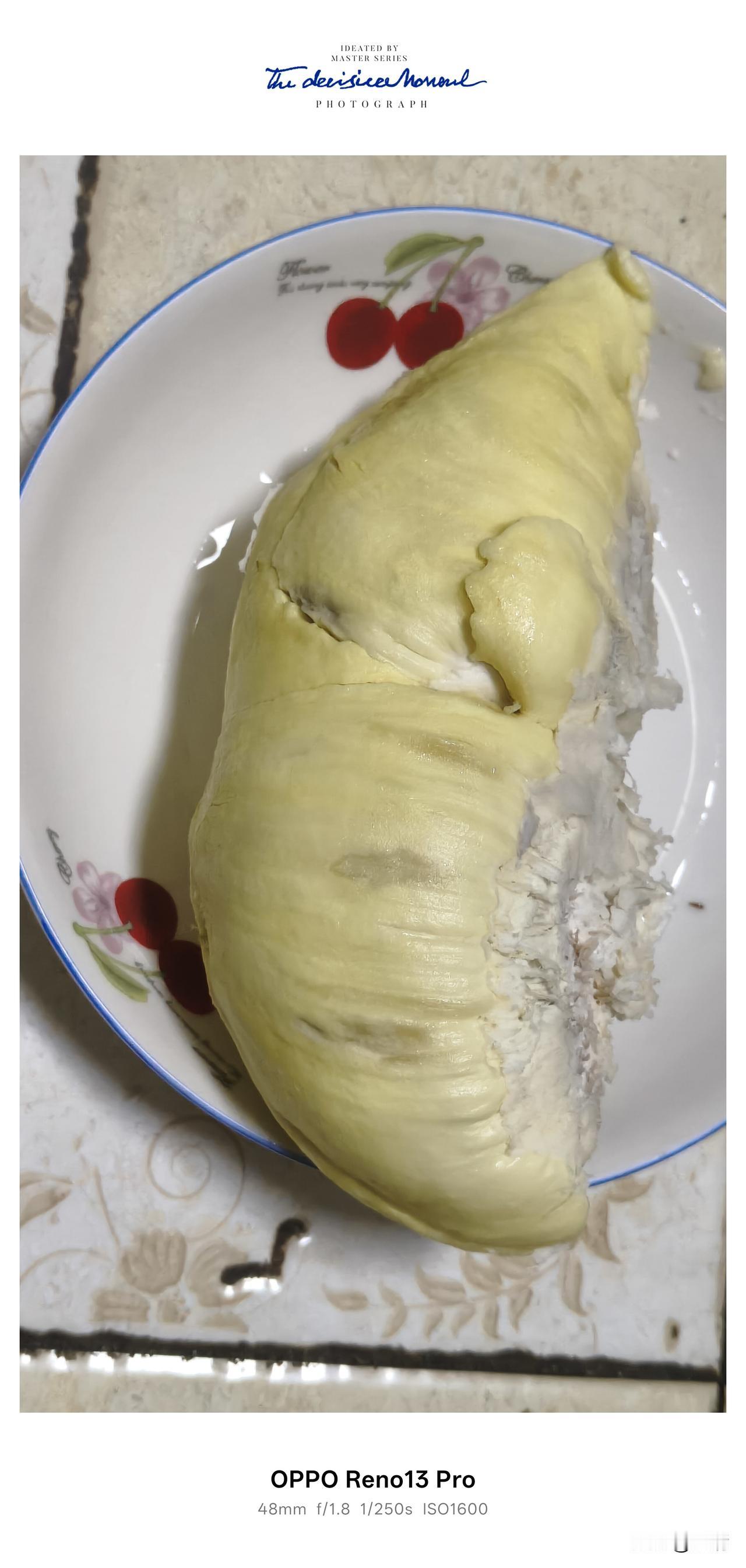 相信很多爱吃榴莲的朋友，都和我有一样的感受：真心偏爱榴莲软糯香甜的独特口感，可每