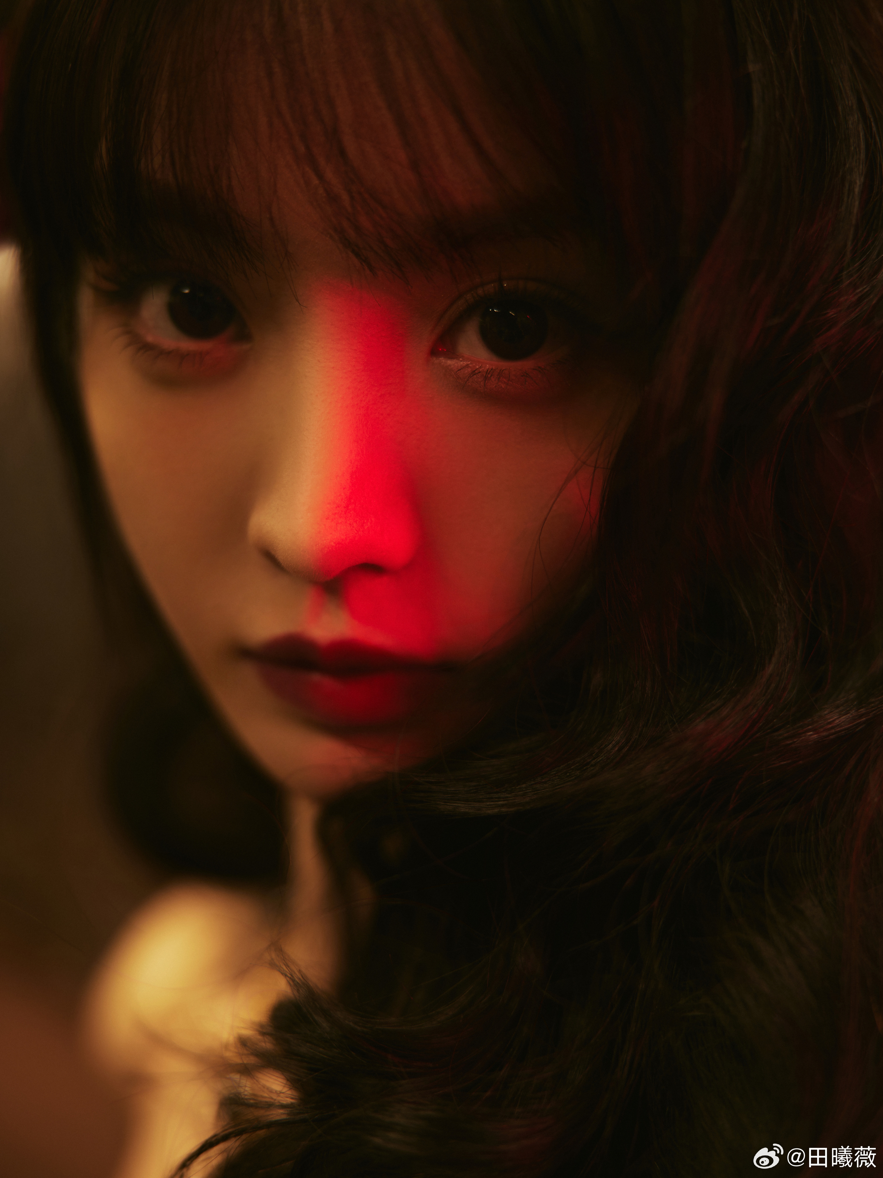 田曦薇星光大赏内场黑玫瑰造型🖤 ​​​