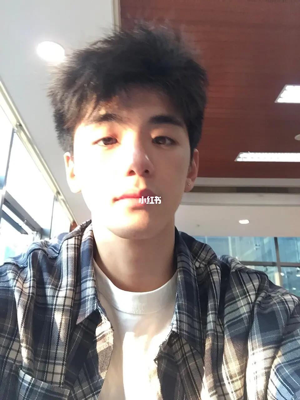 阳光下拍照太绝了