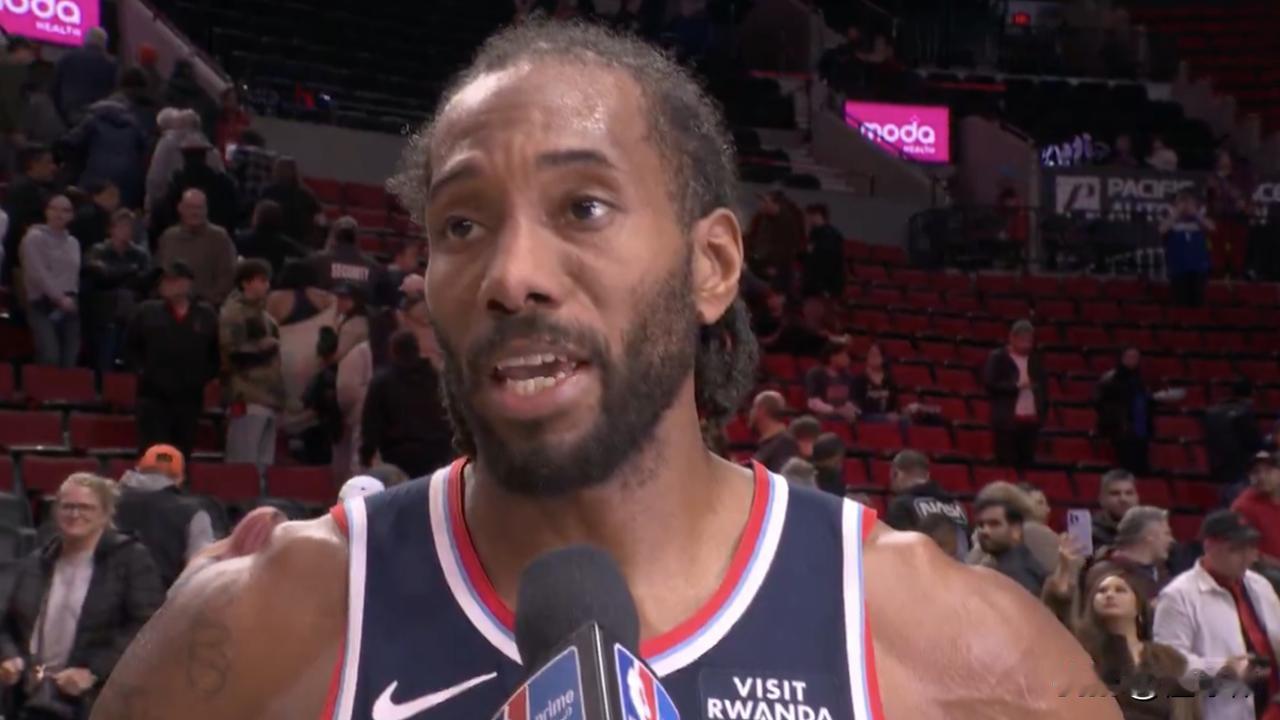 赢得小卡的认可！伦纳德谈哈登：

“哈登很棒。”

“他一直都很棒。”

“他是