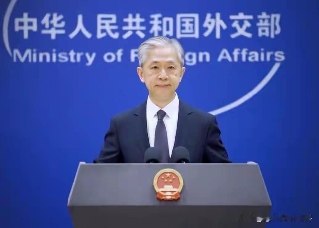 重磅竞选宣言出炉！梅朗雄主张退出北约深化对华合作，欧洲自主浪潮再起
 
巴黎一场