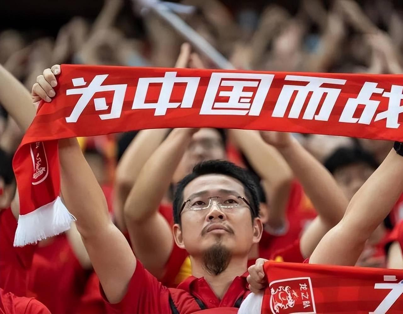 【FIFA被曝大砍报价】
大踏步让价，不止让10亿。
媒体报道，有消息称，面对中