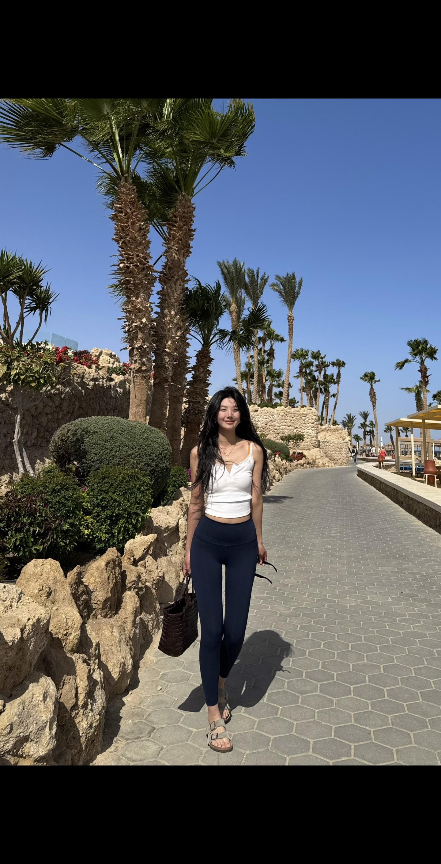 泡在阳光里😋 想念在赫尔格达全包酒店里养膘的日子