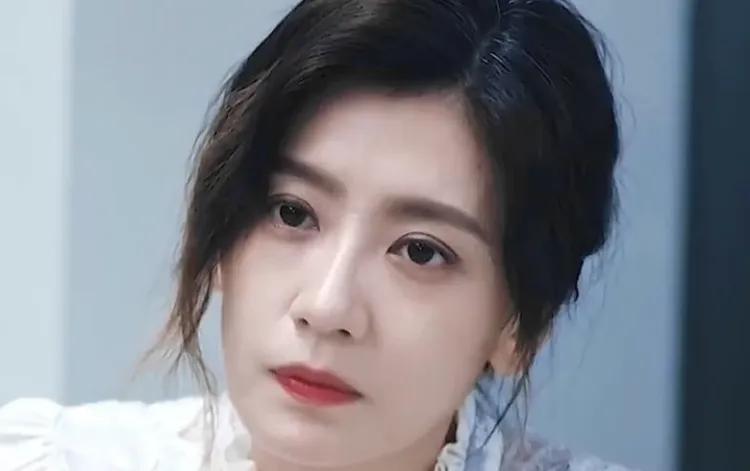 没有遗传到妈妈的美貌，有点可惜[呲牙]我发现如果妈妈是无敌大美女生出来的女儿一般
