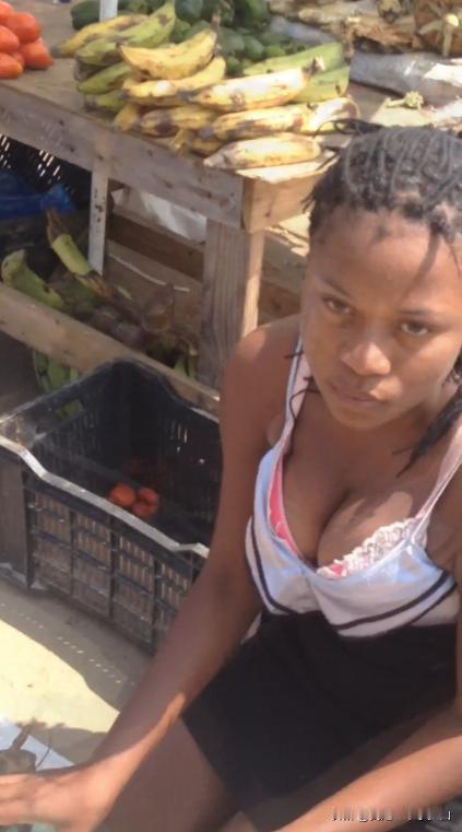 #一万元在非洲能生活多久#
是一万美元还是一万人民币？
嗯，都差不多，不管是美元