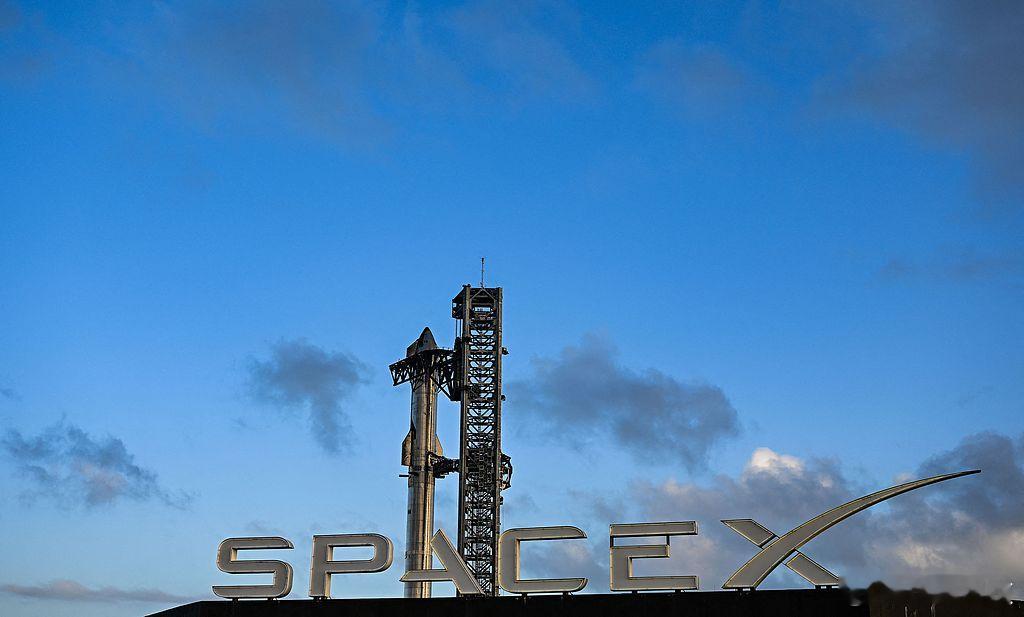 【SpaceX股东名单曝光】财联社8月18日讯，随着海量股份即将解禁，Space