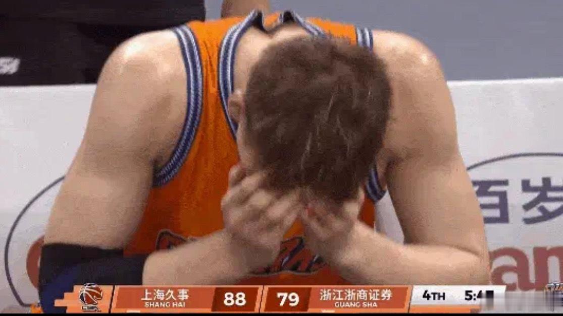 上海男篮vs广厦男篮我王哥又要进五尬球了！必须是负一球！！！！ 
