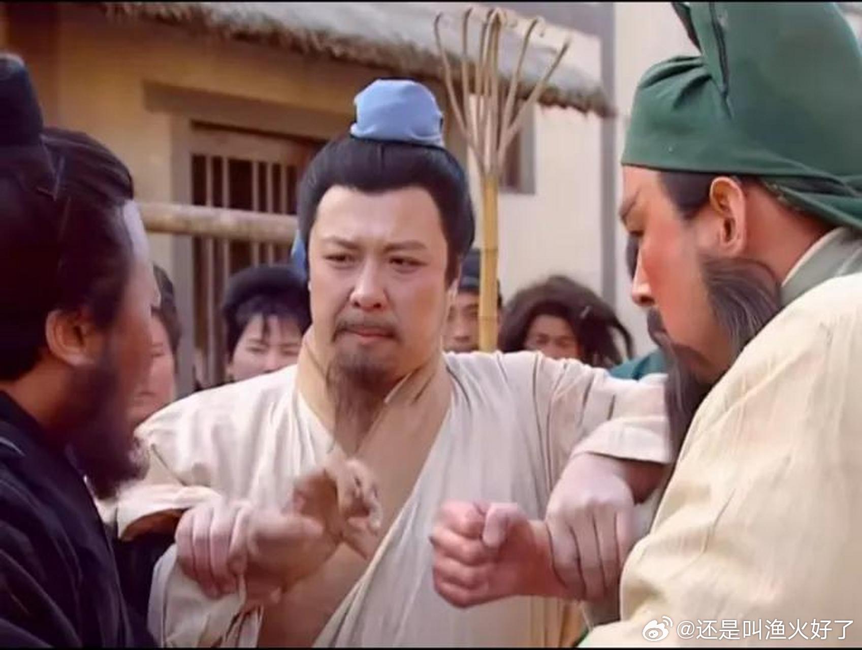 关于鸿蒙智行的改变，我应该只在那天简单发了几条，从零售渠道、产品定义、营销宣传上