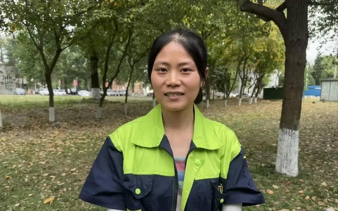33 岁女环卫工考研上岸，妈妈一句有啥用为何引来 7000 评论
一句 “考上有