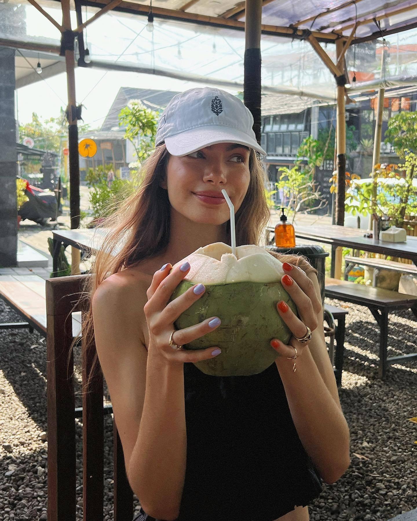 Mara 🥤🍹🧉️拍照post get✅#Ins# ​​​