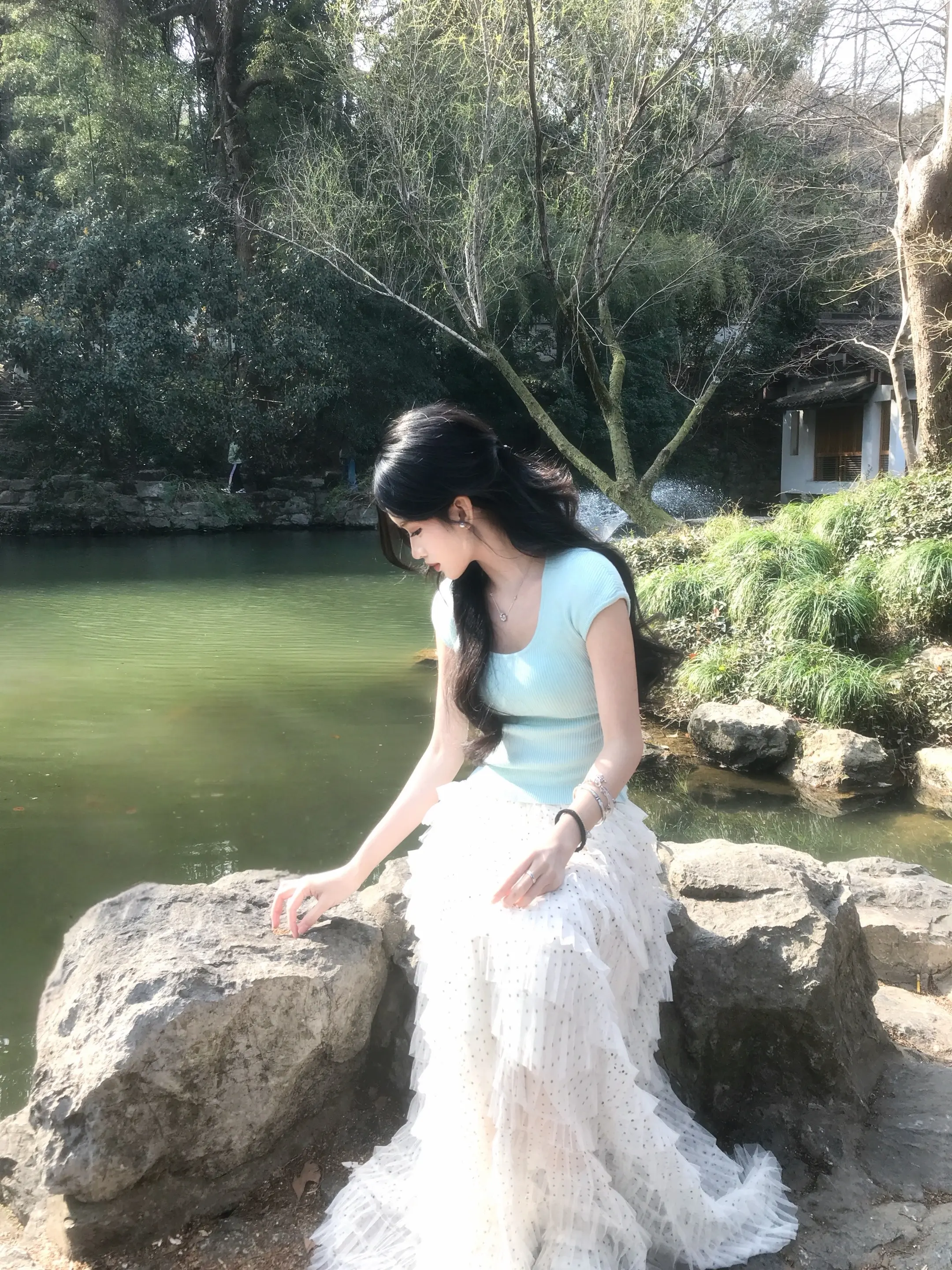 人生若袛如初见 何事秋风悲画扇