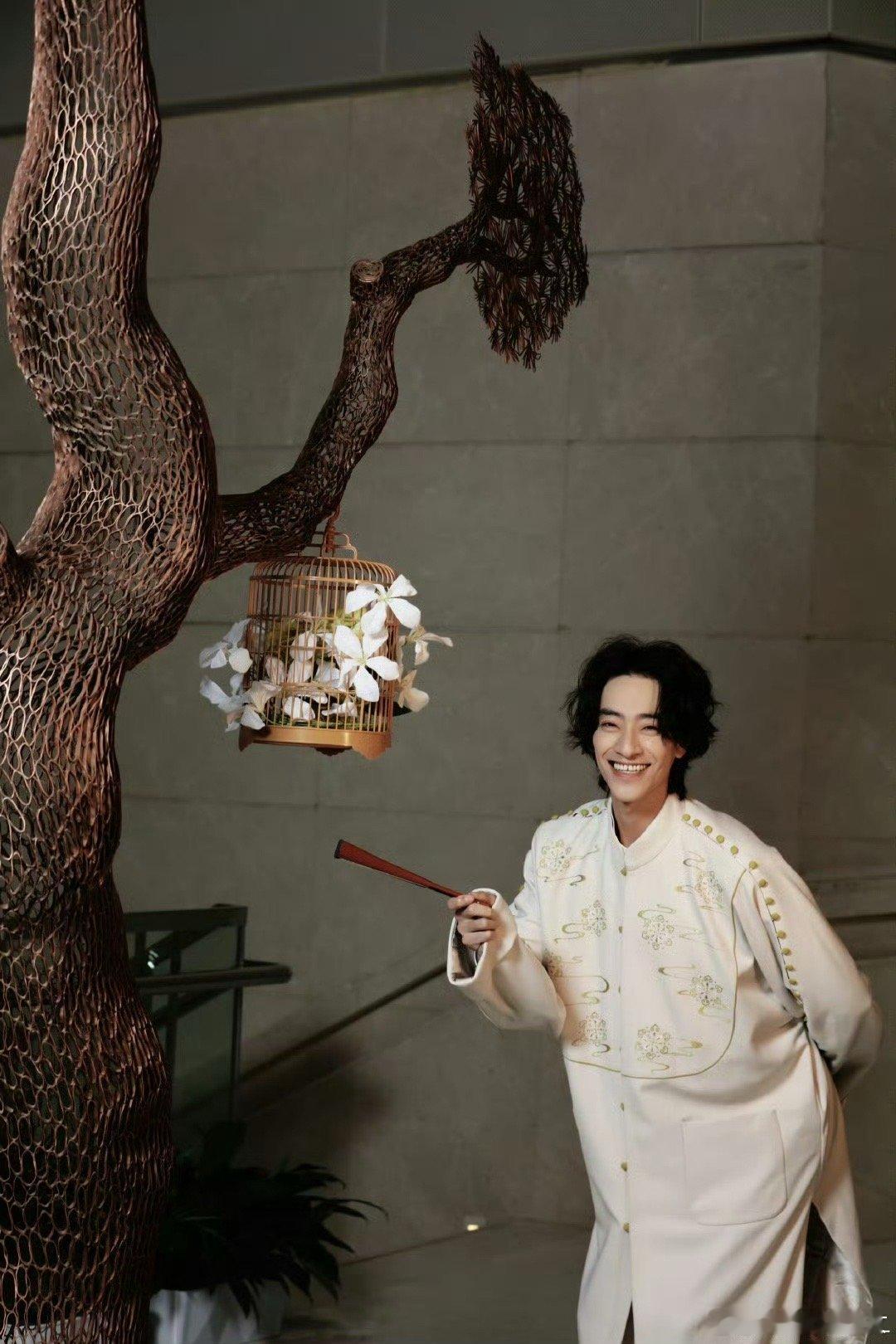 不得了郑云龙唱美声了 这声美声可不算“跨界惊喜”！郑云龙的音乐剧演唱本就扎根于美