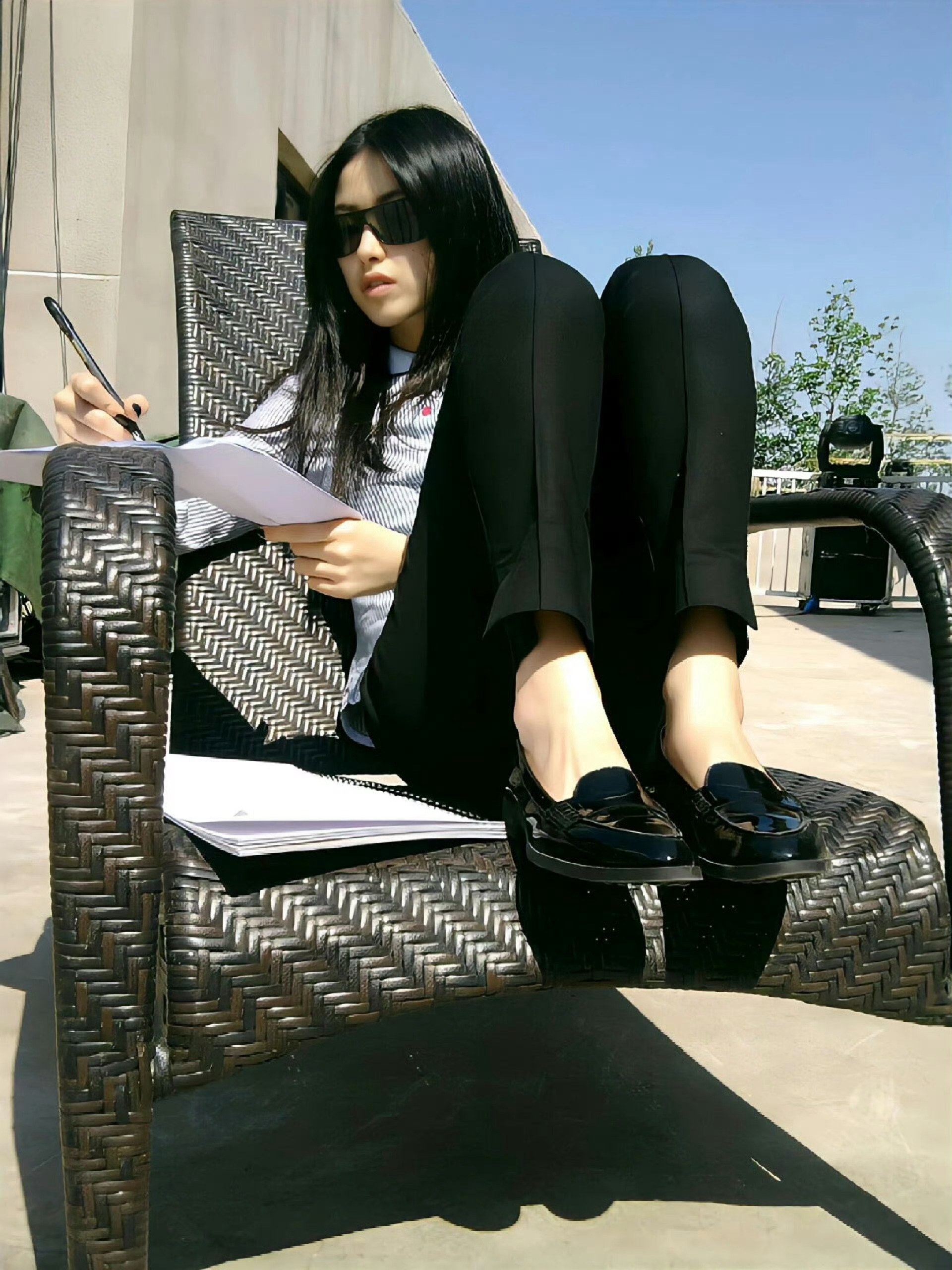 朱珠发了13张都市丽人穿搭 可是朱珠穿啥啥好看啊 