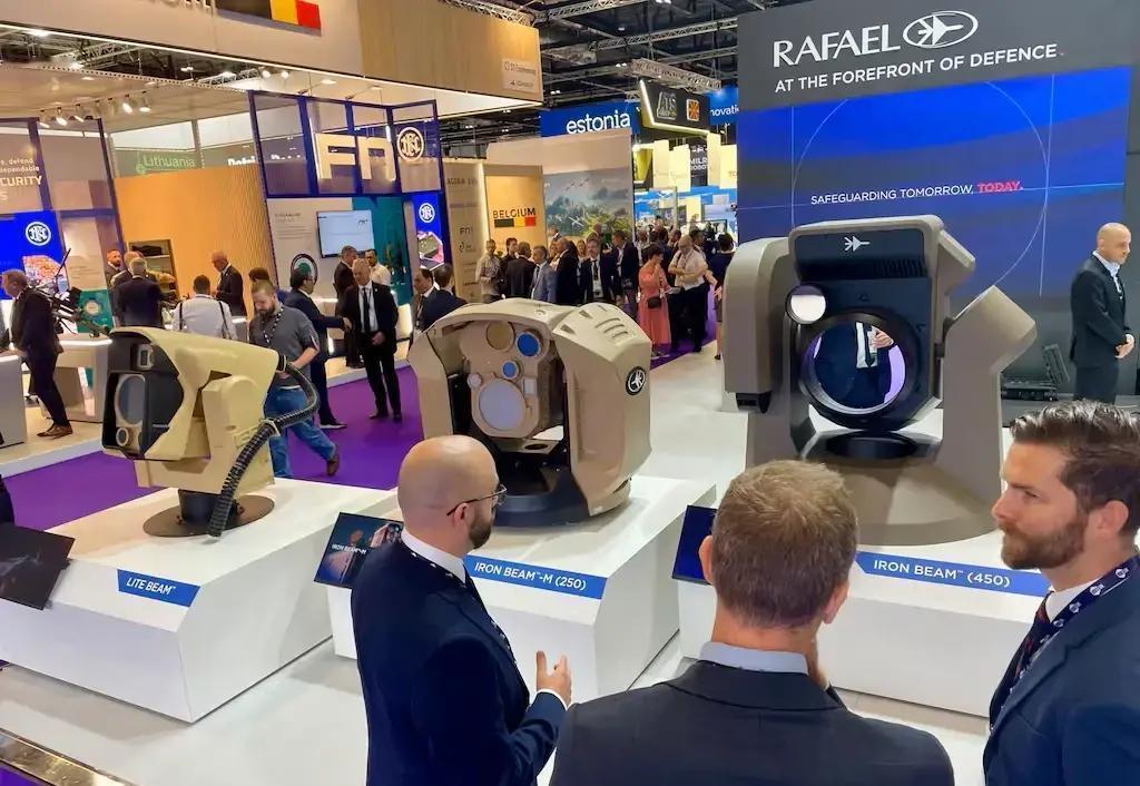 快讯！
以色列国防军突然宣布了。
2025年年底，在以色列境内完成手续后，军方正