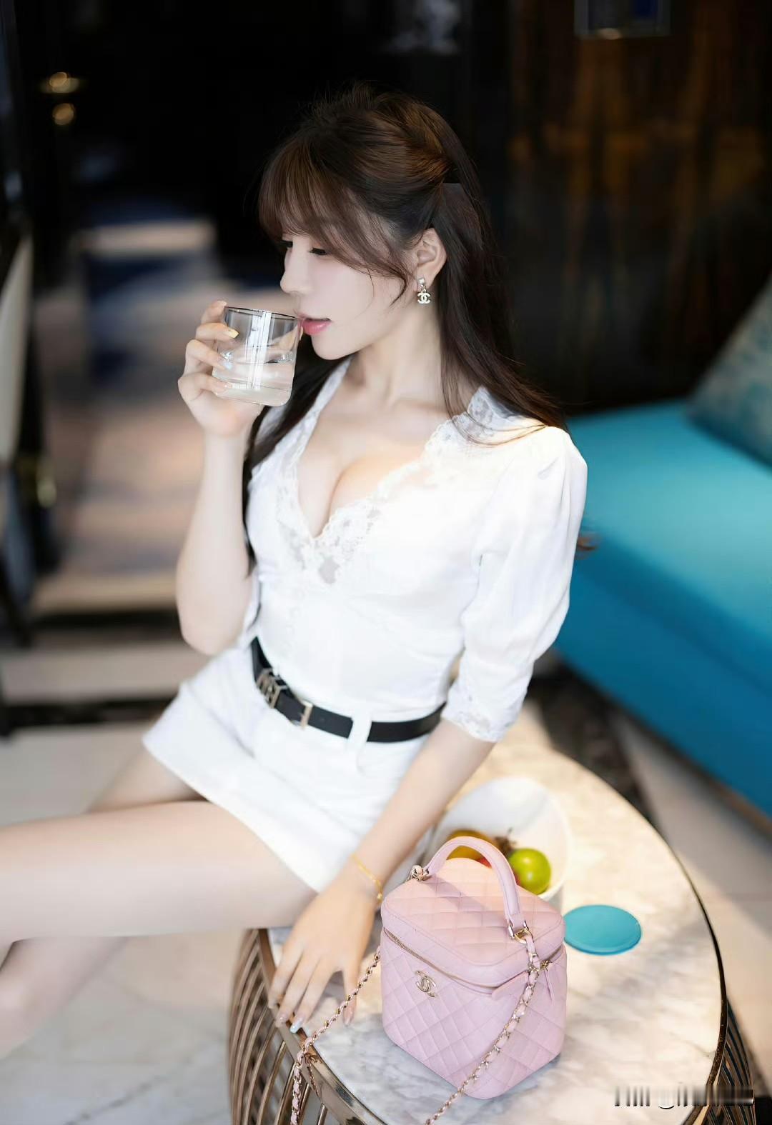 地理老师教过我们，半球和半球挤压会形成沟壑[爱慕][爱慕]