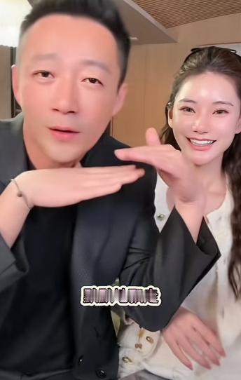 觉得刚开始结果汪总可能对小梅更多的是感谢，但是现在真的是越来越爱。
 
跟一个阳
