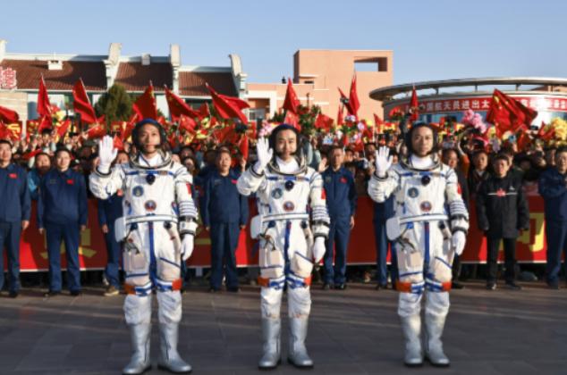 我发现日本拿了快30个诺奖，却登不了月球火星；而英法德，加起来200多个诺奖，也