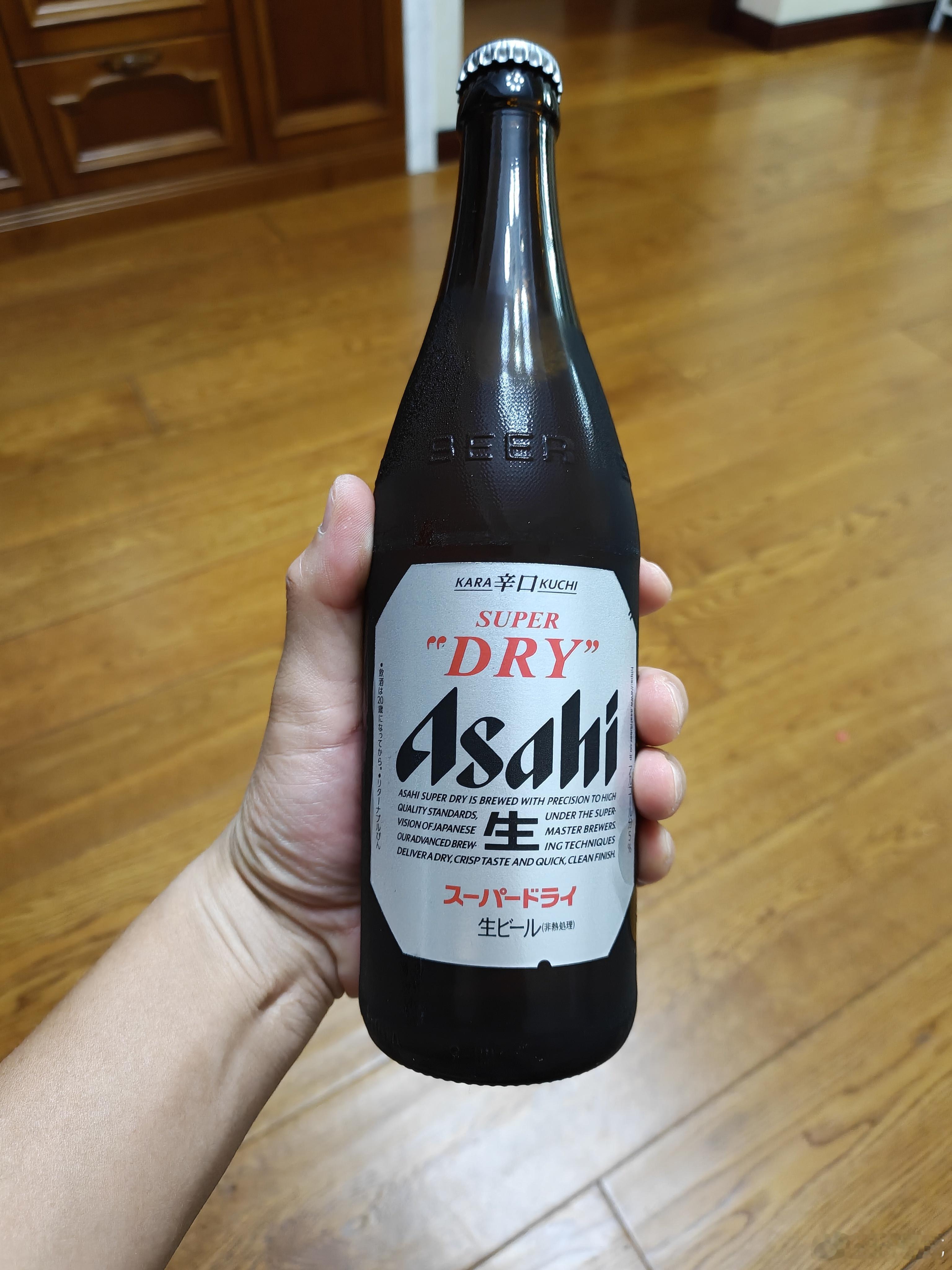 原瓶进口的Asahi大连进口酒水这块挺权威这酒一箱子20瓶口感不错这些酒的好处就