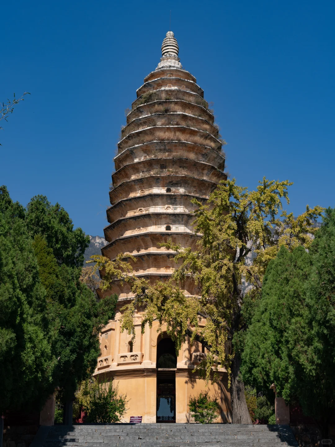 嵩岳寺塔，中国现存最古老的砖塔