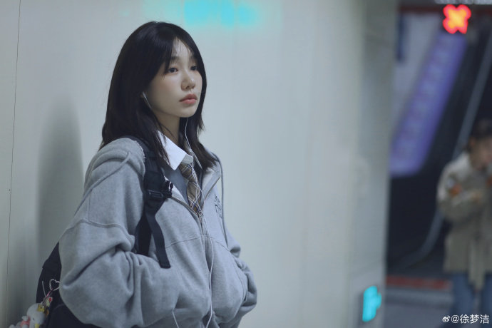 徐梦洁白月光学姐 徐梦洁身上的清冷韩剧女主气质谁来懂一下，想和学姐分享同一只耳机