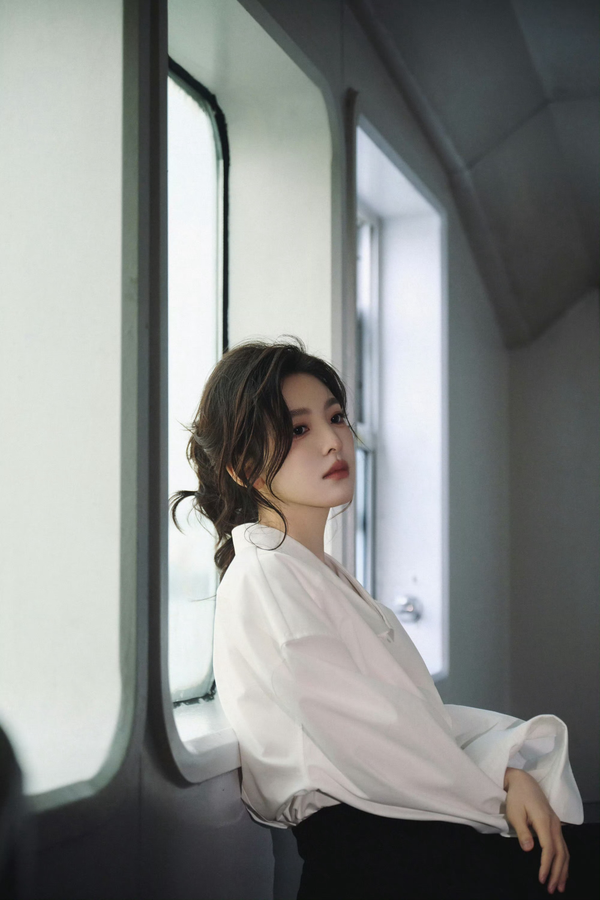 章若楠 当繁杂随江水褪去，本真，自由，治愈。微博之夜 