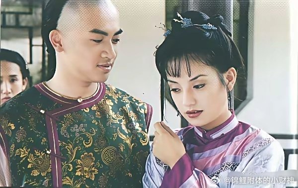 看这个眼神，说苏有朋当年没有动心，我是不信的。 ​​​