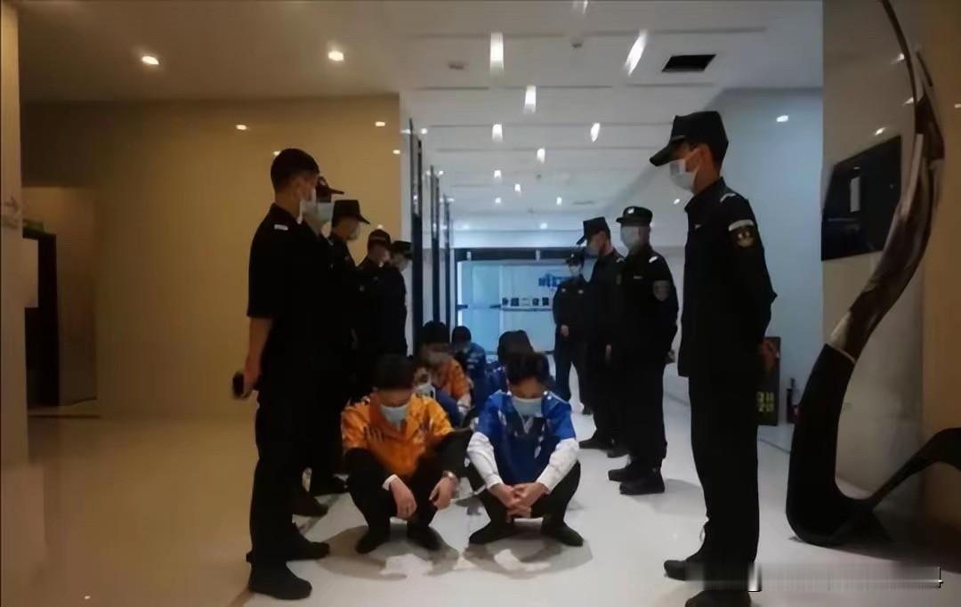 36万人被抓，3442个“大人物”落网！安全感不是喊出来的
最近总看到说公安部严