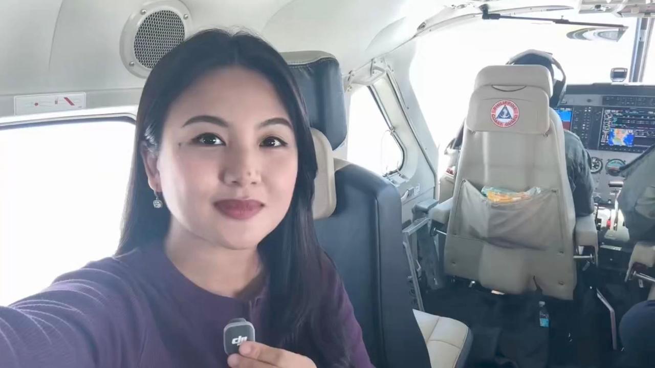 中秋假期期间，菲律宾不仅自己安排舰船侵闯仁爱礁，还用飞机带了两名印度专家非法侵闯