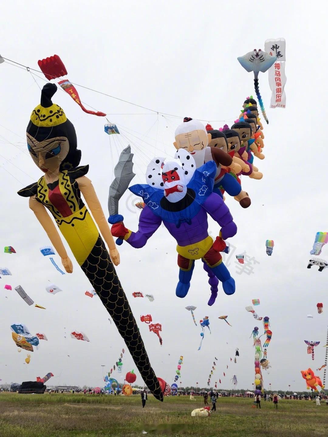 潍坊国际风筝节的精神状态太超前了