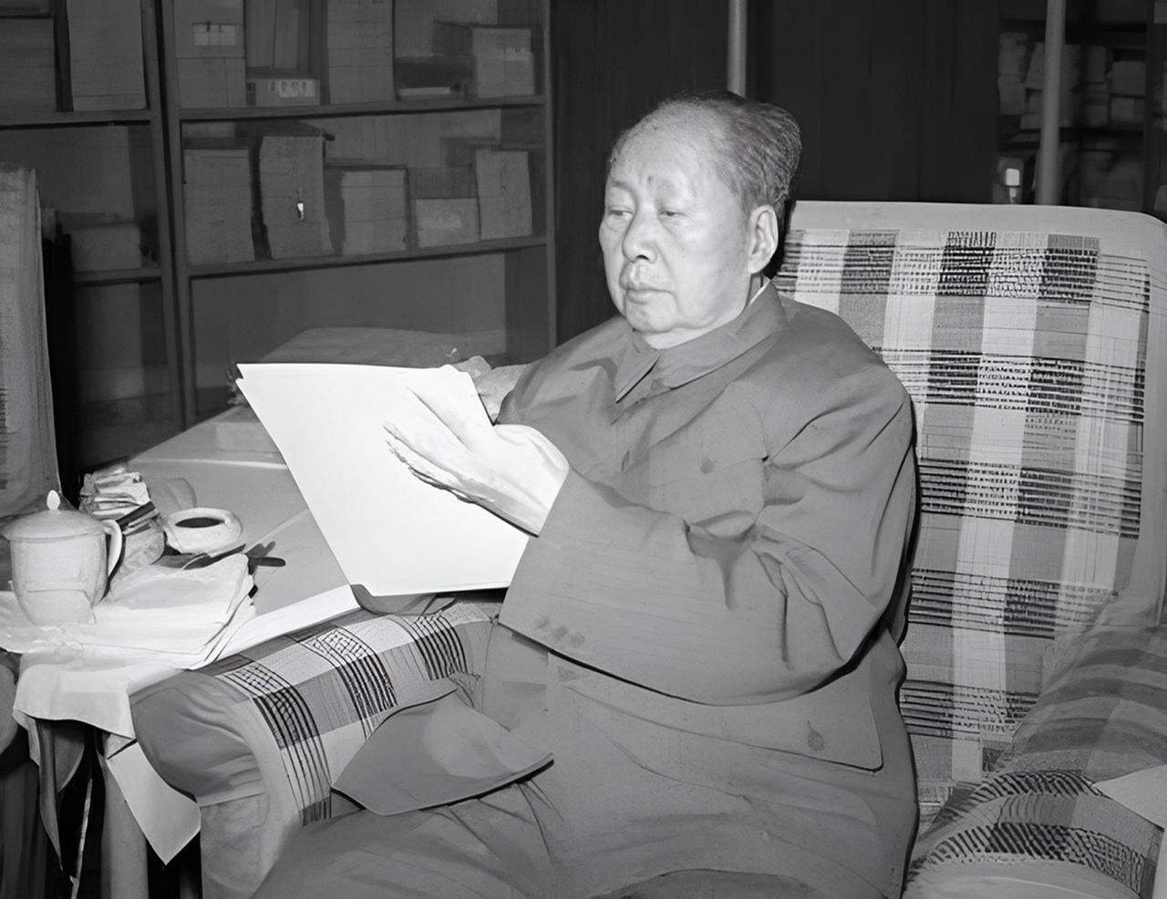 1959年，中国科学院文学研究所接到一项特殊任务，编选古代笔记小说中的不怕鬼故事