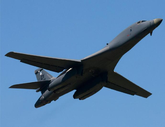 每天认识一件兵器 美国B-1“枪骑兵”战略轰炸机B-1“枪骑兵”（Lancer）