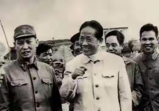 1980年惊险一幕：黎笋大军压境，邓颖超访泰破局，越南自食其果

1980年黎笋