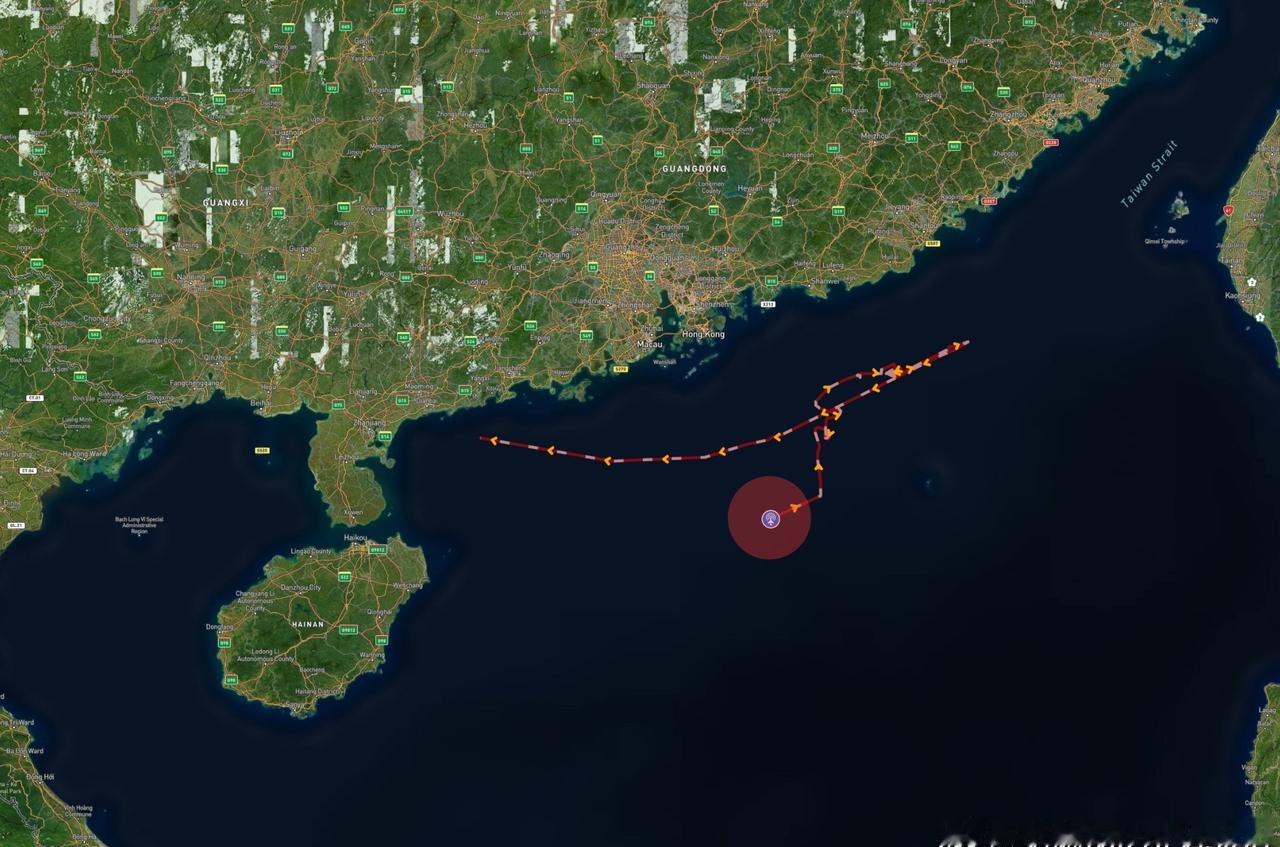 数据显示，疑似翼龙无人机在我海域活动。
觅熵科技airspace军事[超话]上帝