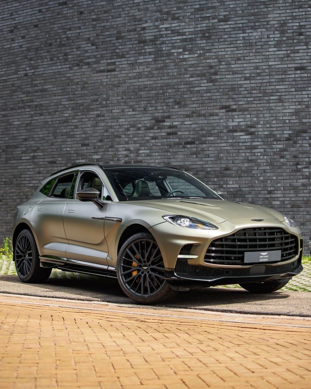 阿斯顿·马丁 DBX 707 ​​​