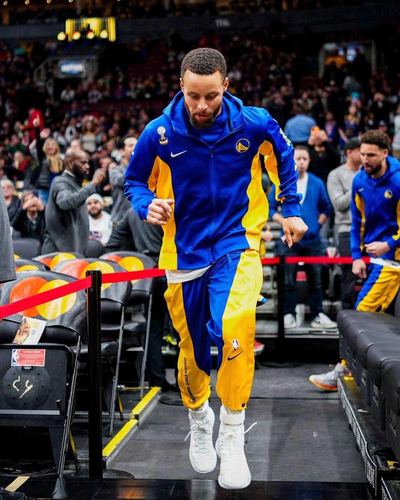 “喜欢每天见 也喜欢天天见”库里 文案