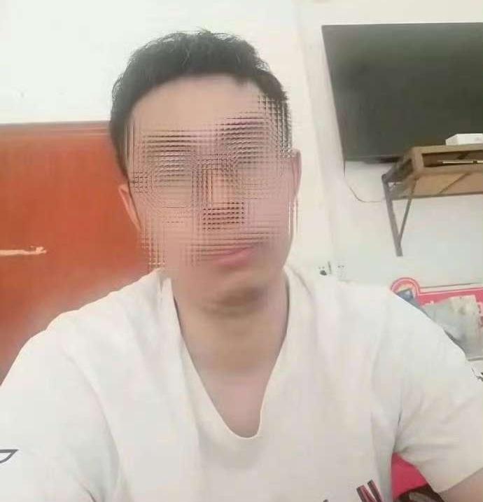 男子猥亵2名幼女，二审判刑6年，终审改判8年。
1992年出生的刘某，原本是永州