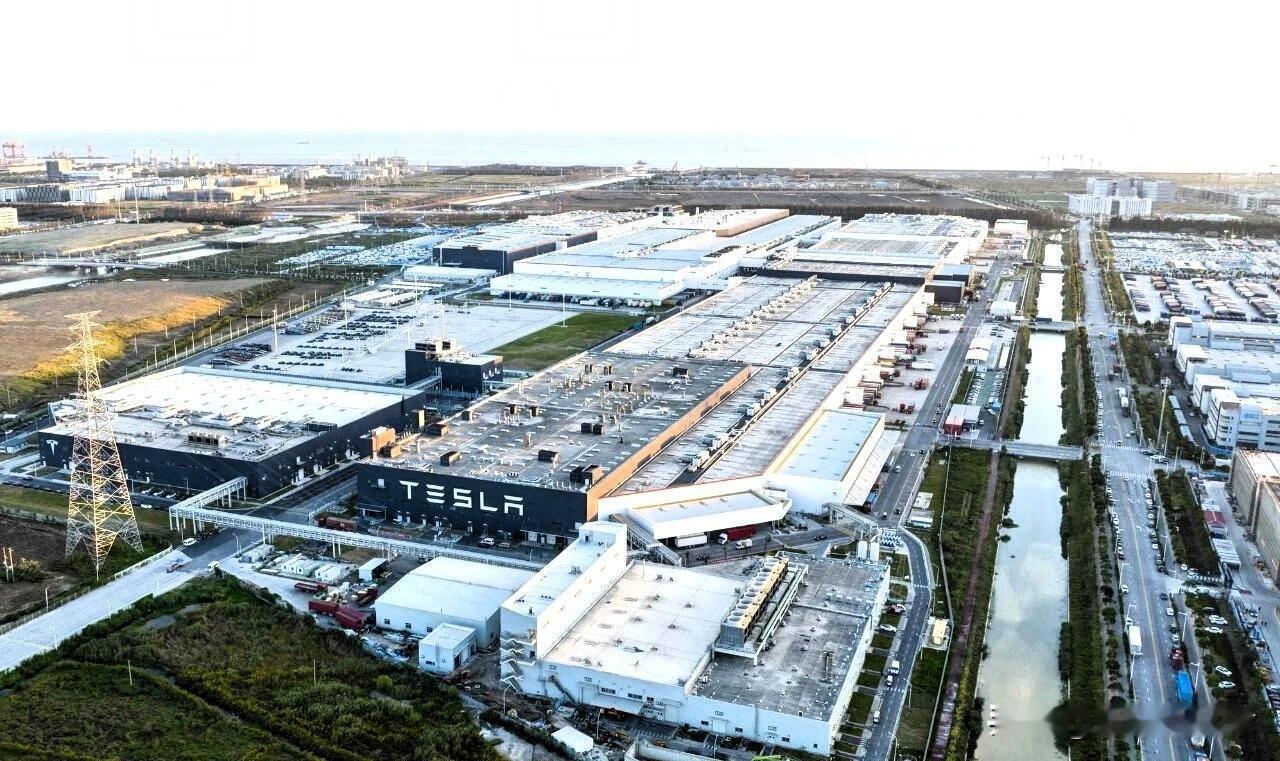 网传特斯拉计划剥离中国业务？马斯克直接定性假消息，谣言背后藏着深层逻辑
 
一条