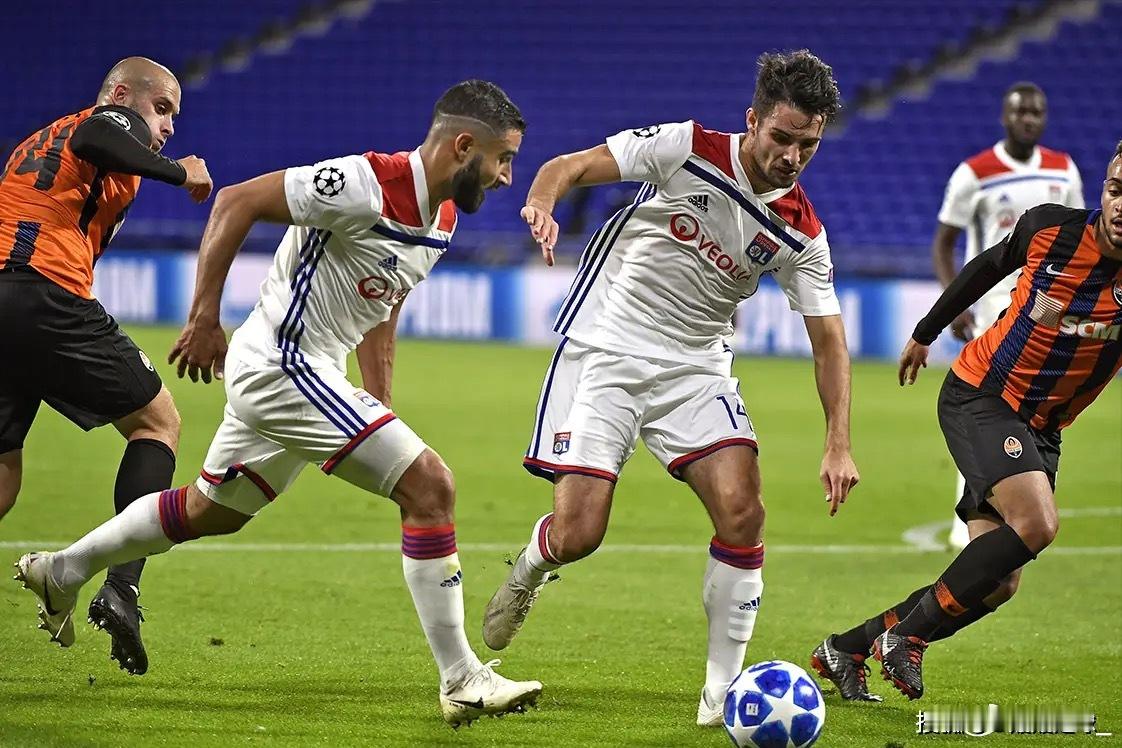 008    英超    伯恩利vs水晶宫    方向：负/平比分：0-2 1-