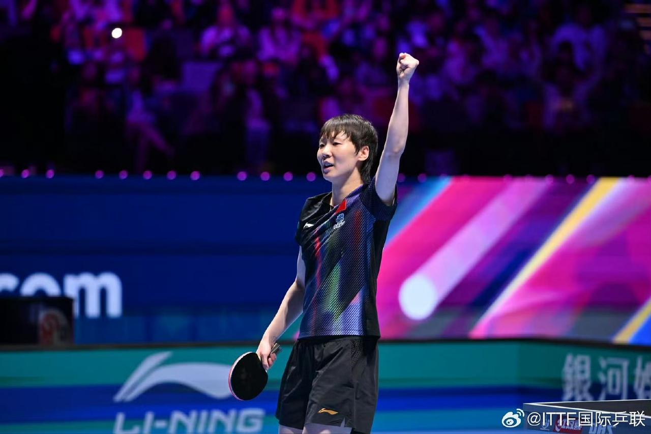 4-2剑指冠军，世界第二王曼昱淘汰韩国一姐申裕斌，强势晋级世界杯决赛！刚刚结束的