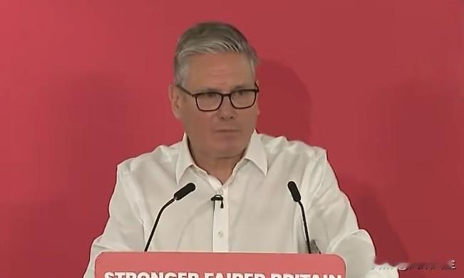 记者:“党内要你下台，为什么不走？”

斯塔默:“过去他们说我改变不了工党、赢不