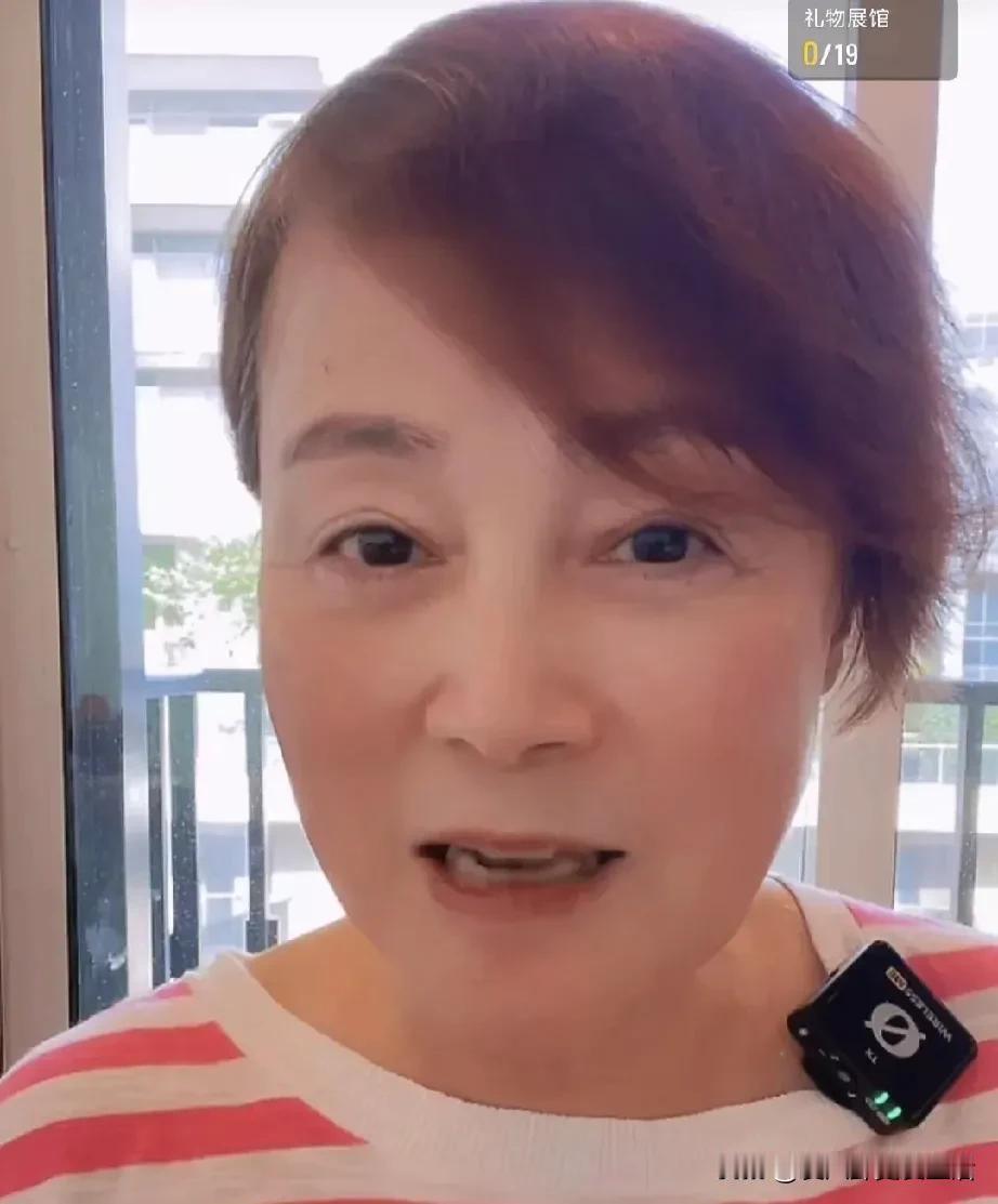有这样的亲妈也是够了。
史晓燕本来跟儿女们关系都不好，好不容易儿子要结婚了，邀请